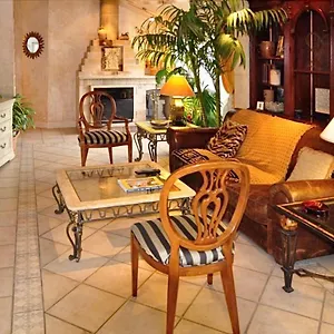 Marjan - 3 Bdr, 3 Bath, Parking Apartment