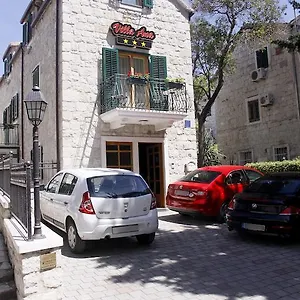 Alojamento de Acomodação e Pequeno-almoço Ana, Split