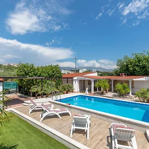  Villa Holiday Home Split