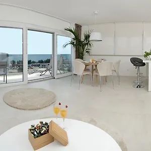 Deja Views Apartament