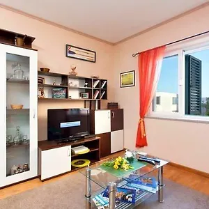 Lucy Apartment